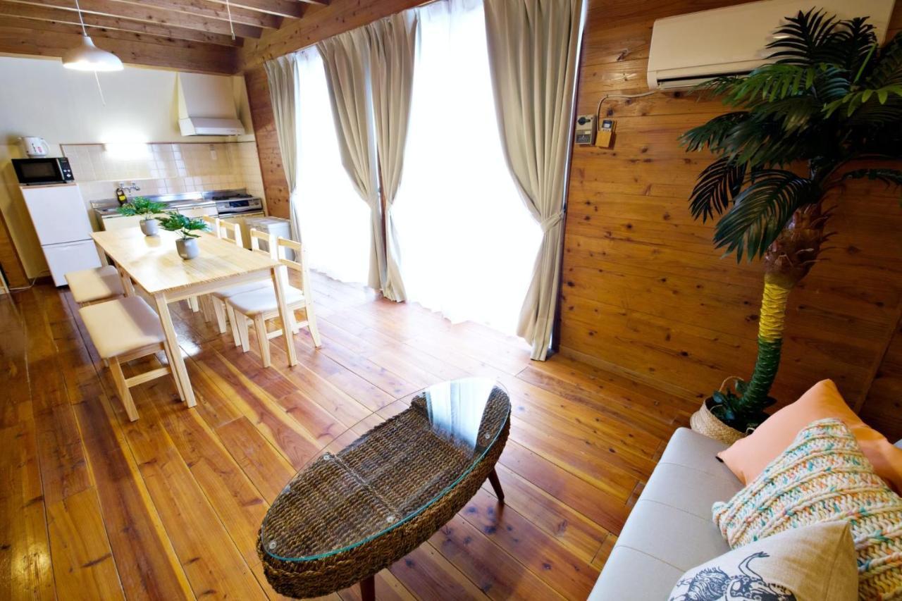 にらい恩納　杉の木 Apartment Онна Екстериор снимка